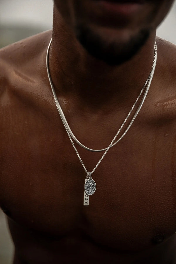 Be Lost Palm Tree Necklace